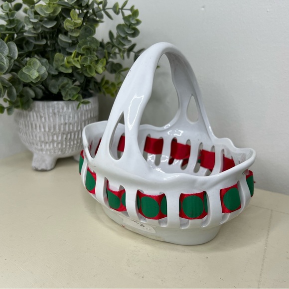 Brand New-Dish with Ribbon and Handle - Picture 8 of 10